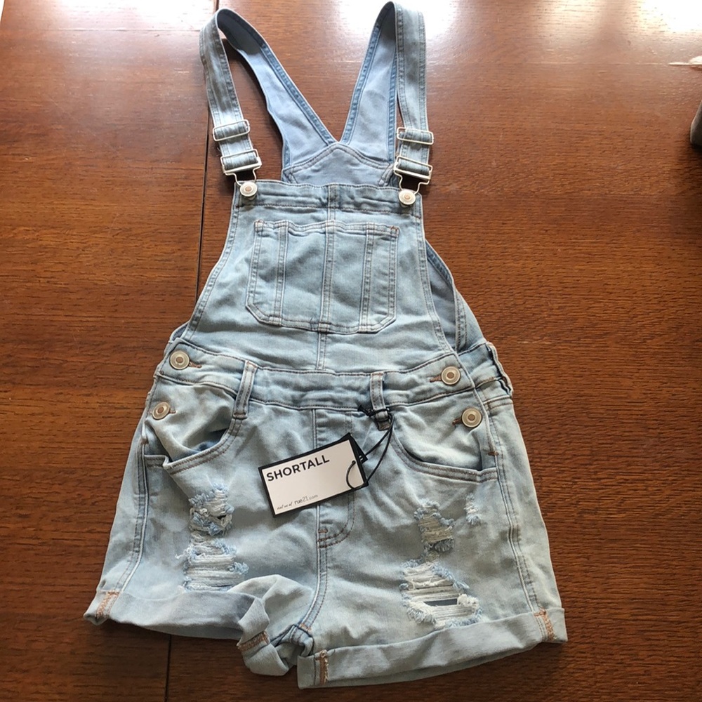 🌸Host Pick🌸 Rue 21 overalls size 6 distressed denim short! NWT